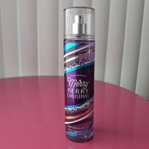 Bath & Body Works MERRY BERRY CHRISTMAS Fine Fragrance Mist 8 oz